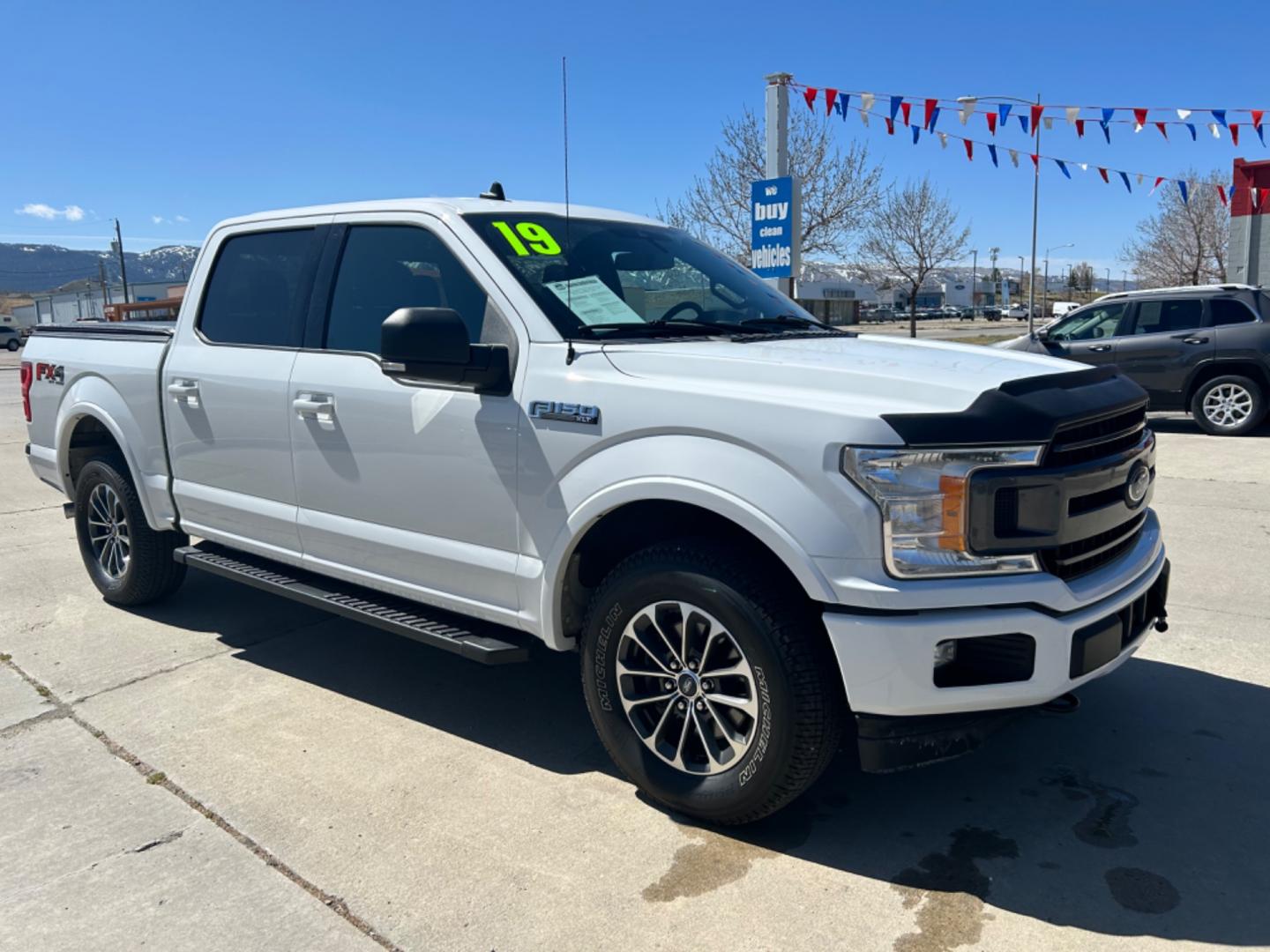 2019 WHITE Ford F-150 XLT FX4 (1FTEW1E47KF) with an V6, 3.5L engine, Automatic transmission, located at 3030 CY Ave, Casper, WY, 82604, (307) 265-3830, 42.827816, -106.357483 - Looking for a reliable, powerful truck that can tackle any job or adventure? Look no further than this stunning pre-owned 2019 Ford F-150 XLT !<br><br>This robust beast is equipped with a V6, 3.5L engine, delivering impressive power and performance for both work and play. Whether you're hauling heav - Photo#3